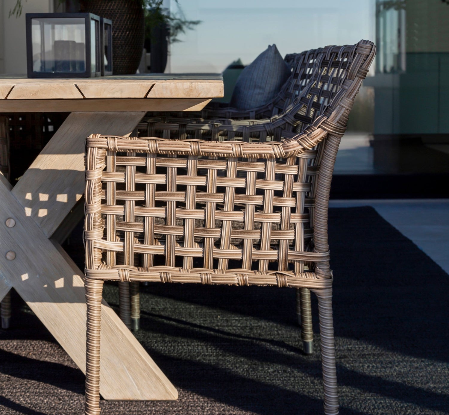 Outdoor Dining Tables