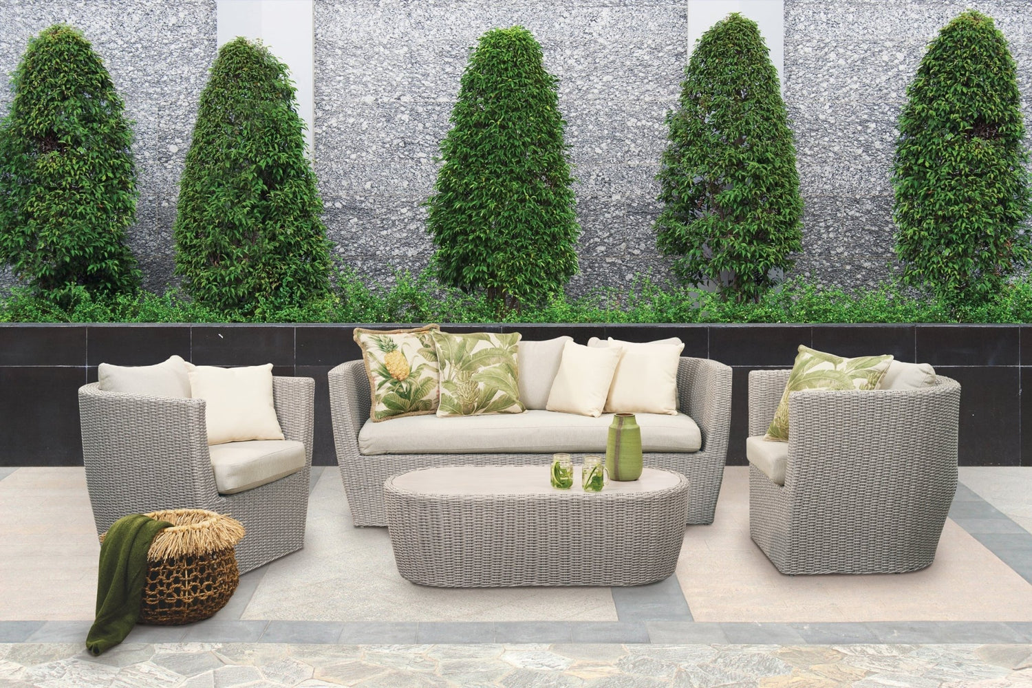 Outdoor sofas and lounge chairs