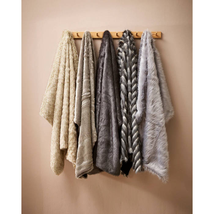 Faux Fur Throws (Acrylic/Polyester) - Paulas Home & Living