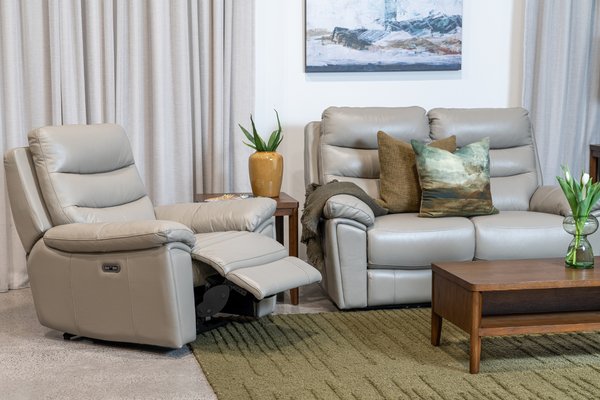 La - Z - Boy Derby Power Recliner - Paulas Home & Living